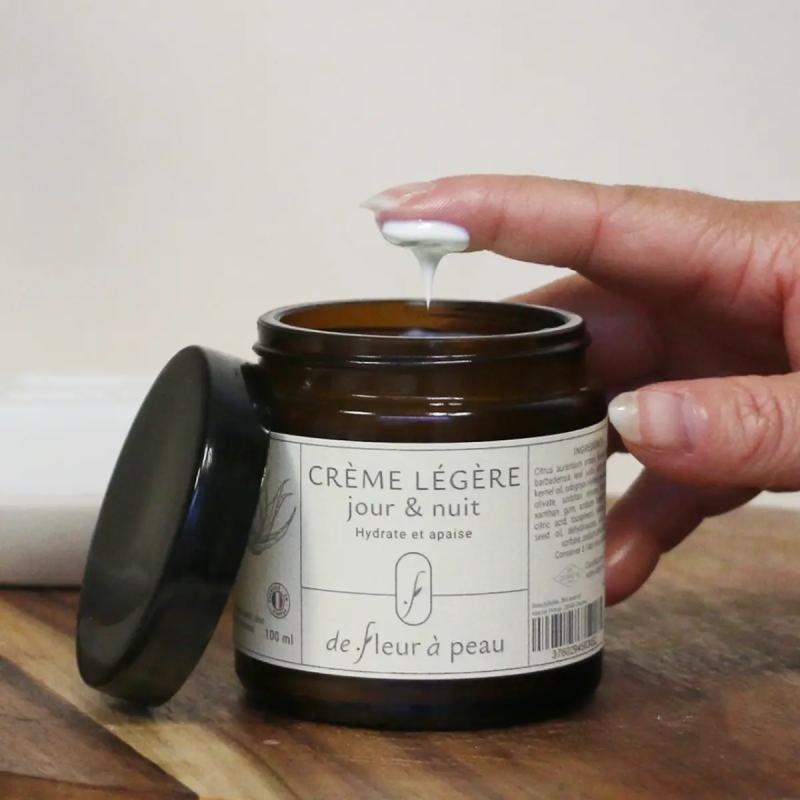 Crème visage légère jour & nuit aux 9 ingrédients actifs - MyCosmetik | EticStories